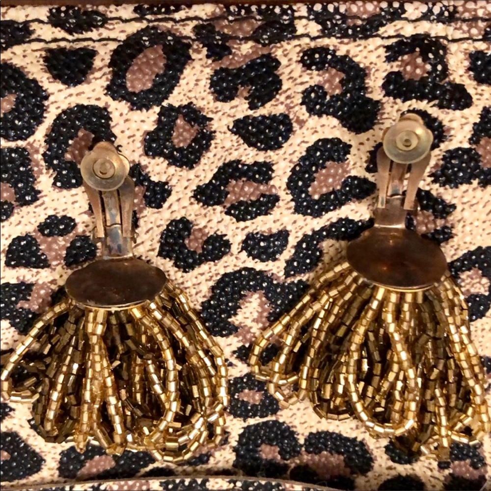 ANTIQUE GOLD LOOP BEAD EARRINGS  CLIPS  IN EXCELLENT CONDITION FOR VINTAGE - Picture 2 of 2